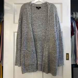 grey/white speckled cardigan